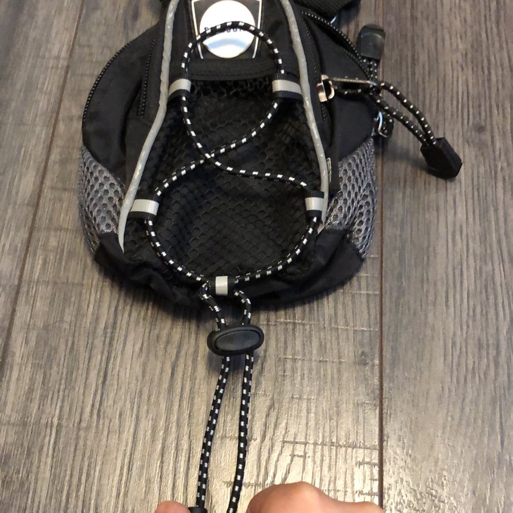 Mini Travel Pouch! - Picture 4 of 5